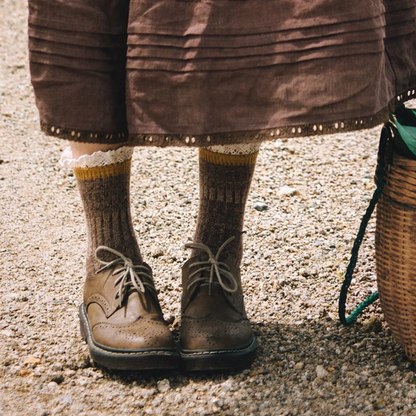 Landliebe Socken | Weiche Stricksocken mit Spitzenrand