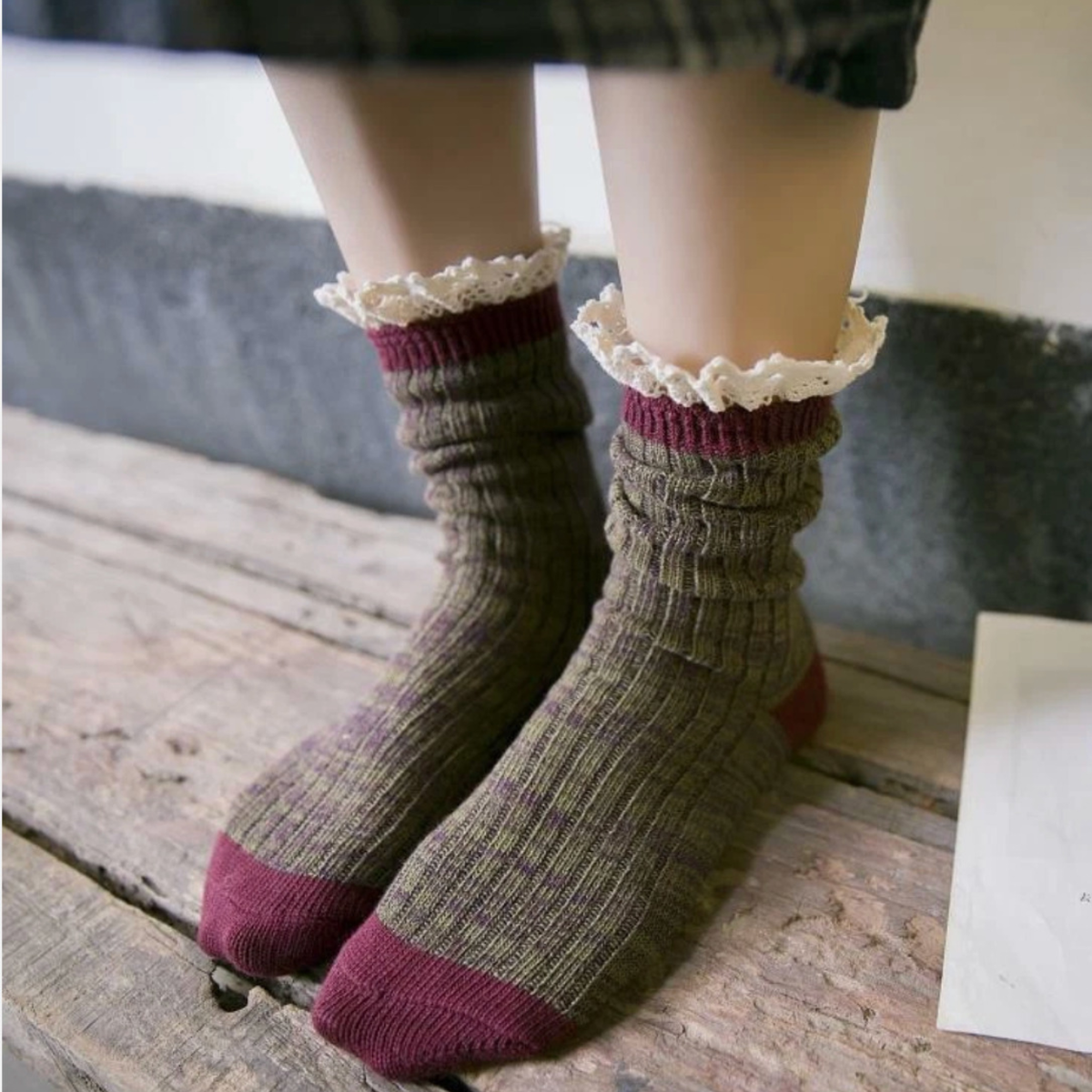 Landliebe Socken | Weiche Stricksocken mit Spitzenrand
