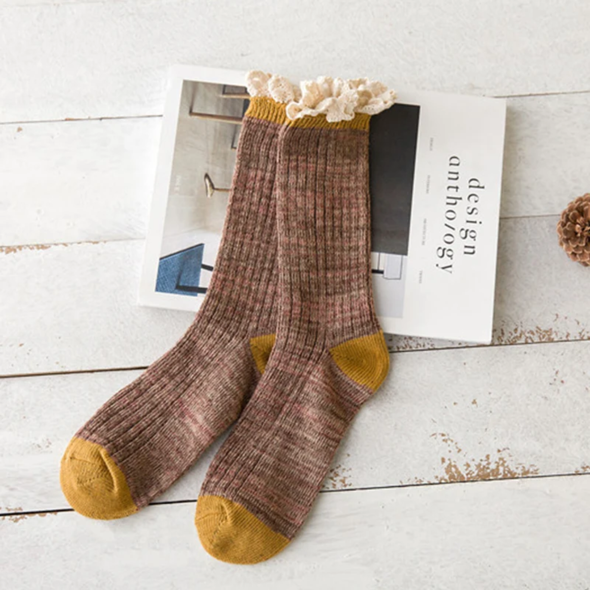 Landliebe Socken | Weiche Stricksocken mit Spitzenrand